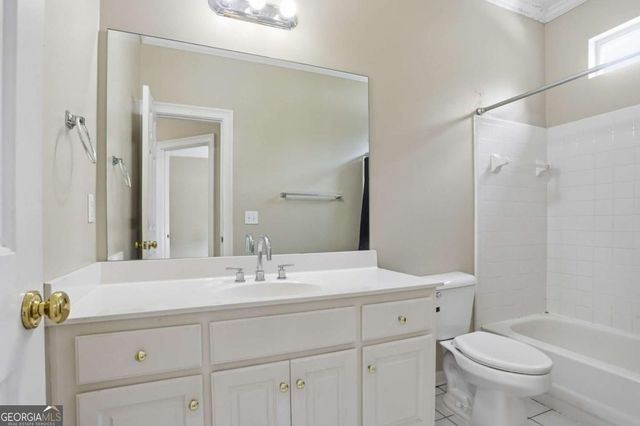 519 Emerald Lake Lane, Buford, GA 30518