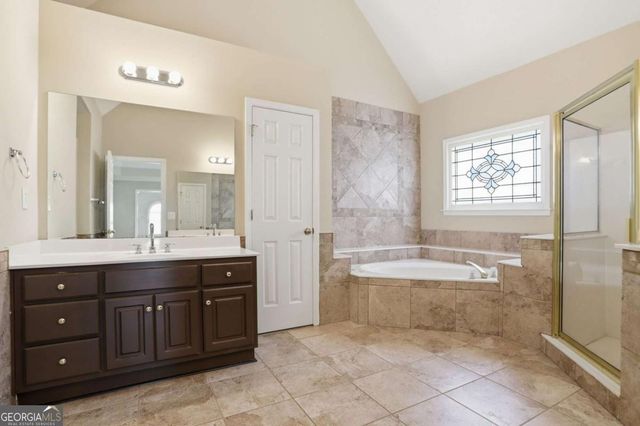 519 Emerald Lake Lane, Buford, GA 30518