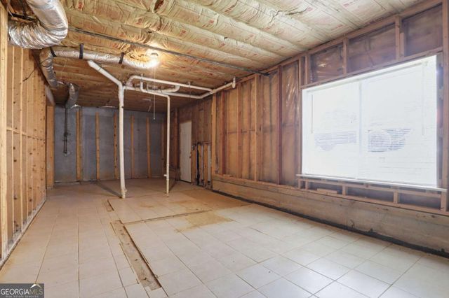 519 Emerald Lake Lane, Buford, GA 30518