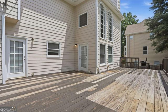 519 Emerald Lake Lane, Buford, GA 30518