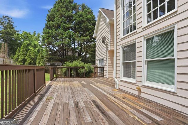 519 Emerald Lake Lane, Buford, GA 30518