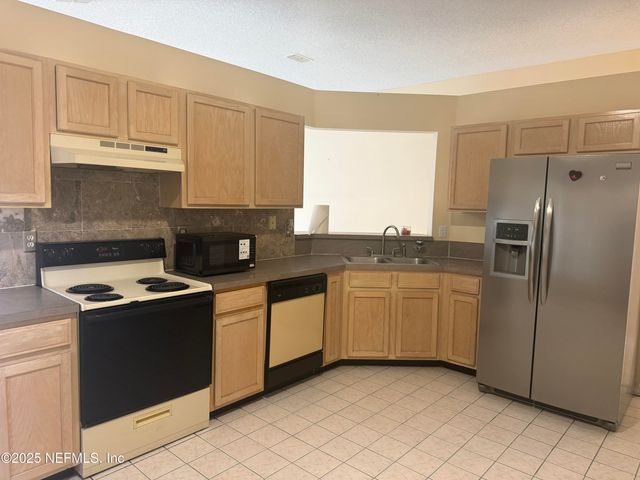 7441 CARRIAGE SIDE Court, Jacksonville, FL 32256