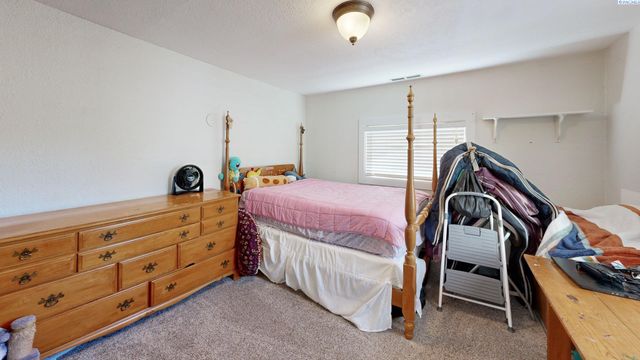 332 NW Webb St, Pullman, WA 99163