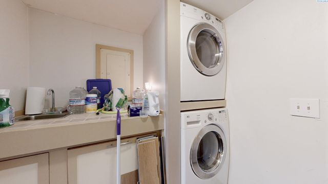 332 NW Webb St, Pullman, WA 99163