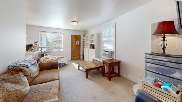 332 NW Webb St, Pullman, WA 99163