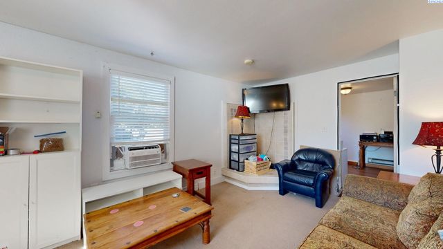 332 NW Webb St, Pullman, WA 99163