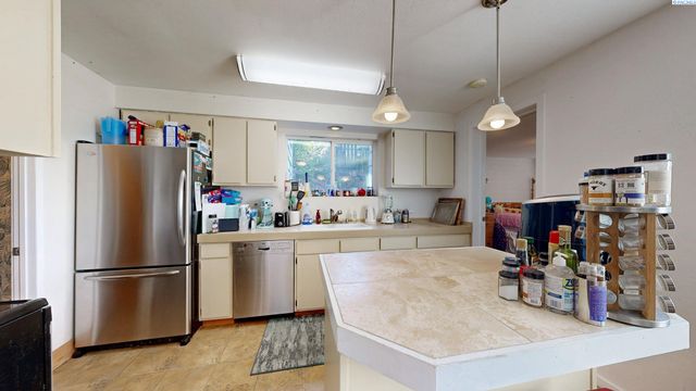 332 NW Webb St, Pullman, WA 99163