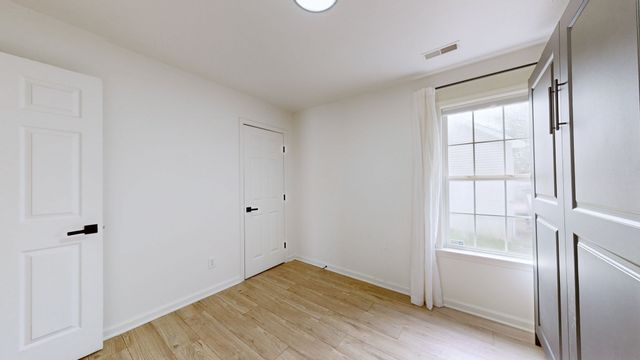 3002 Tuckers Pl, La Vergne, TN 37086