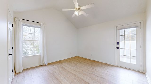 3002 Tuckers Pl, La Vergne, TN 37086