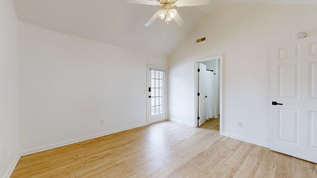 3002 Tuckers Pl, La Vergne, TN 37086