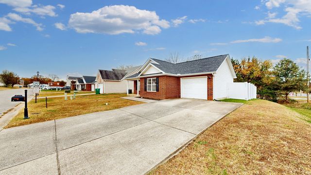 3002 Tuckers Pl, La Vergne, TN 37086