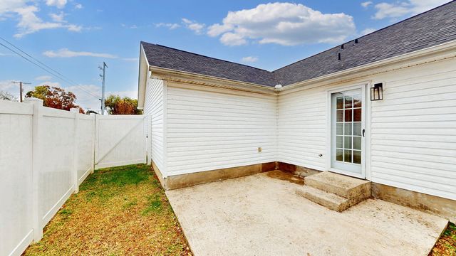 3002 Tuckers Pl, La Vergne, TN 37086