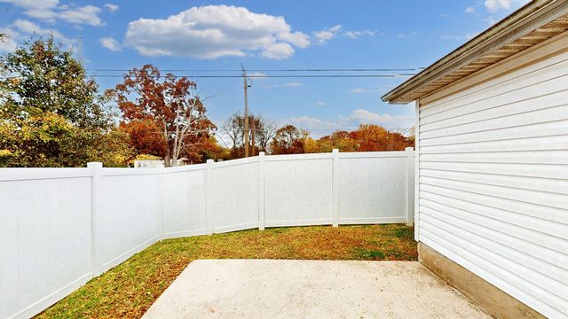 3002 Tuckers Pl, La Vergne, TN 37086