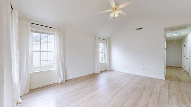 3002 Tuckers Pl, La Vergne, TN 37086