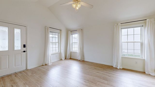 3002 Tuckers Pl, La Vergne, TN 37086