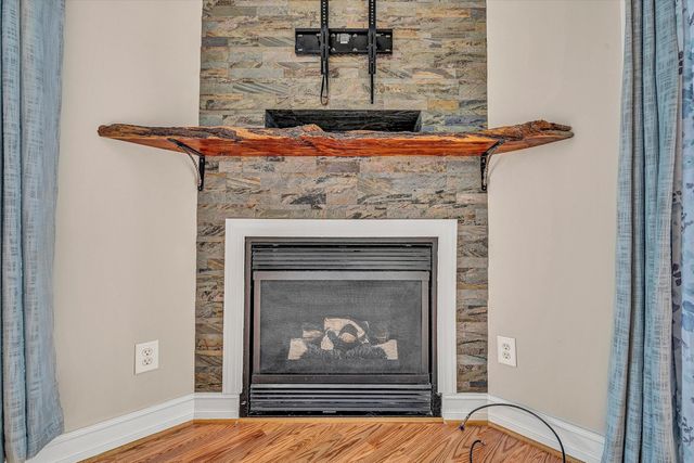 1158 Park Mountain TER, Huddleston, VA 24104