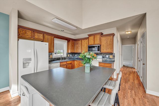 1158 Park Mountain TER, Huddleston, VA 24104