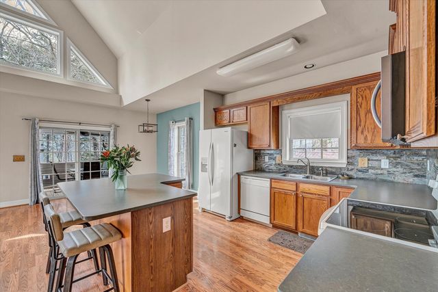 1158 Park Mountain TER, Huddleston, VA 24104