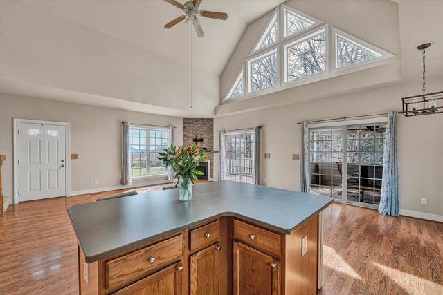 1158 Park Mountain TER, Huddleston, VA 24104