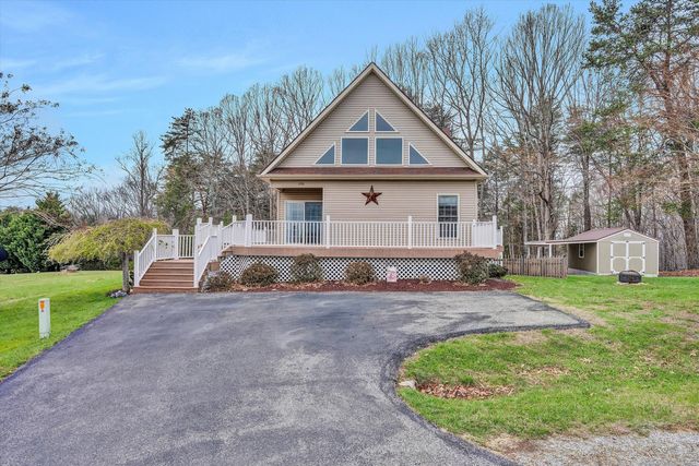 1158 Park Mountain TER, Huddleston, VA 24104
