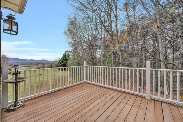 1158 Park Mountain TER, Huddleston, VA 24104