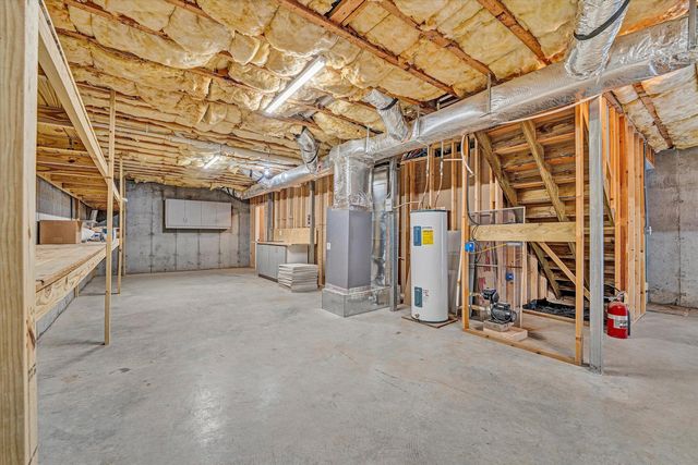 1158 Park Mountain TER, Huddleston, VA 24104