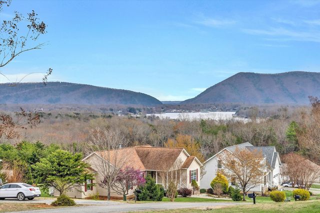 1158 Park Mountain TER, Huddleston, VA 24104