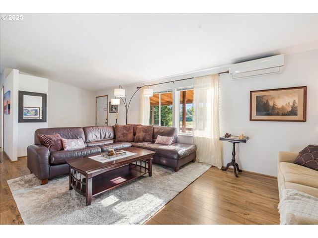 78527 POINT ADAMS Rd, Clatskanie, OR 97016