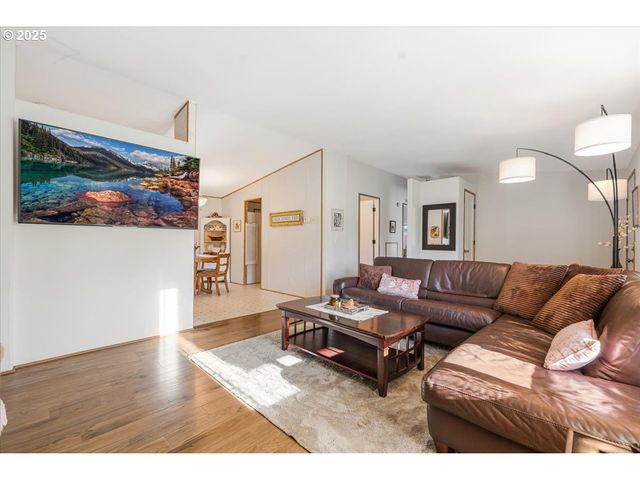 78527 POINT ADAMS Rd, Clatskanie, OR 97016