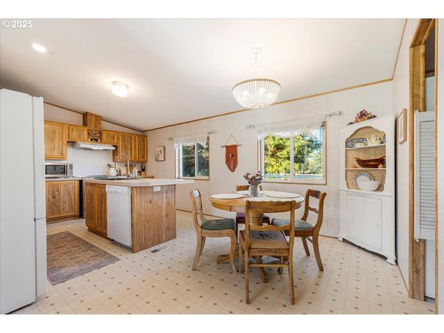 78527 POINT ADAMS Rd, Clatskanie, OR 97016