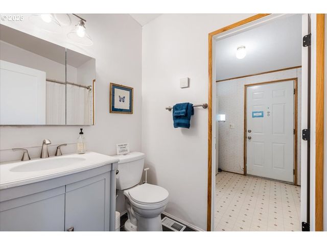 78527 POINT ADAMS Rd, Clatskanie, OR 97016