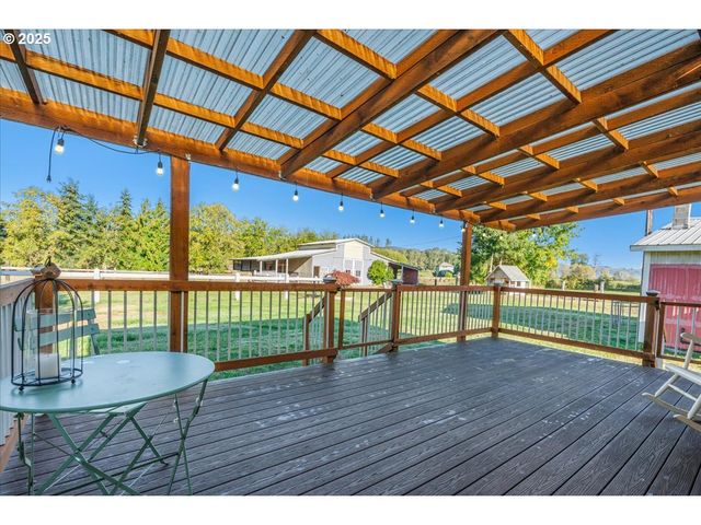 78527 POINT ADAMS Rd, Clatskanie, OR 97016