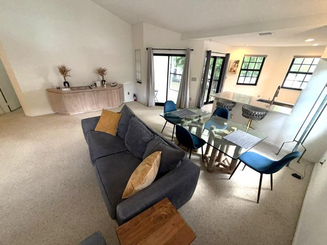 6690 Montego Bay Boulevard F, Boca Raton, FL 33433