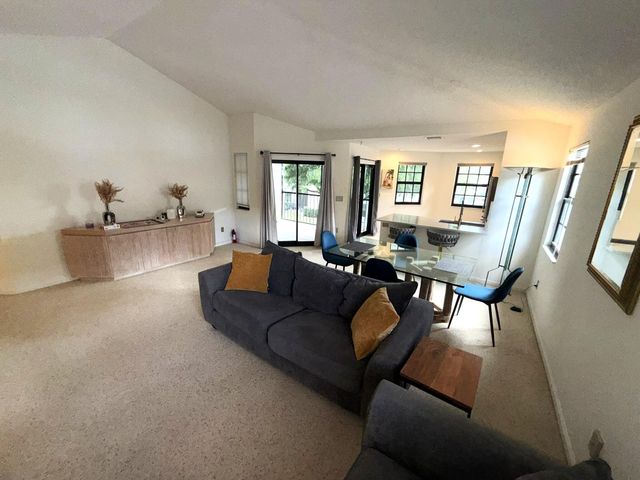 6690 Montego Bay Boulevard F, Boca Raton, FL 33433