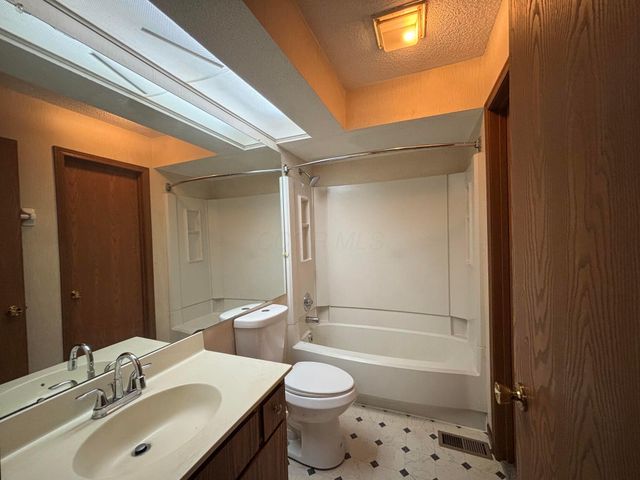 2367 Brandy Oaks Drive, Columbus, OH 43220