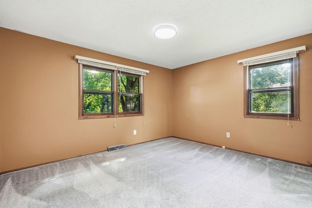1939 168th Avenue NE, Ham Lake, MN 55304