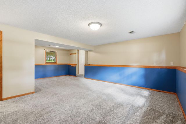 1939 168th Avenue NE, Ham Lake, MN 55304