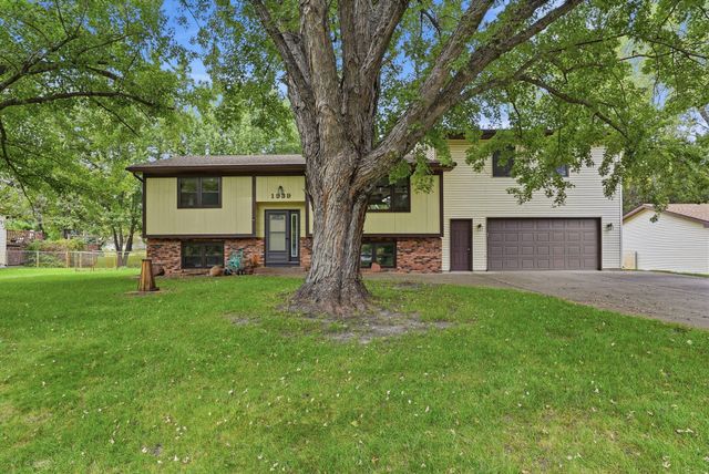 1939 168th Avenue NE, Ham Lake, MN 55304