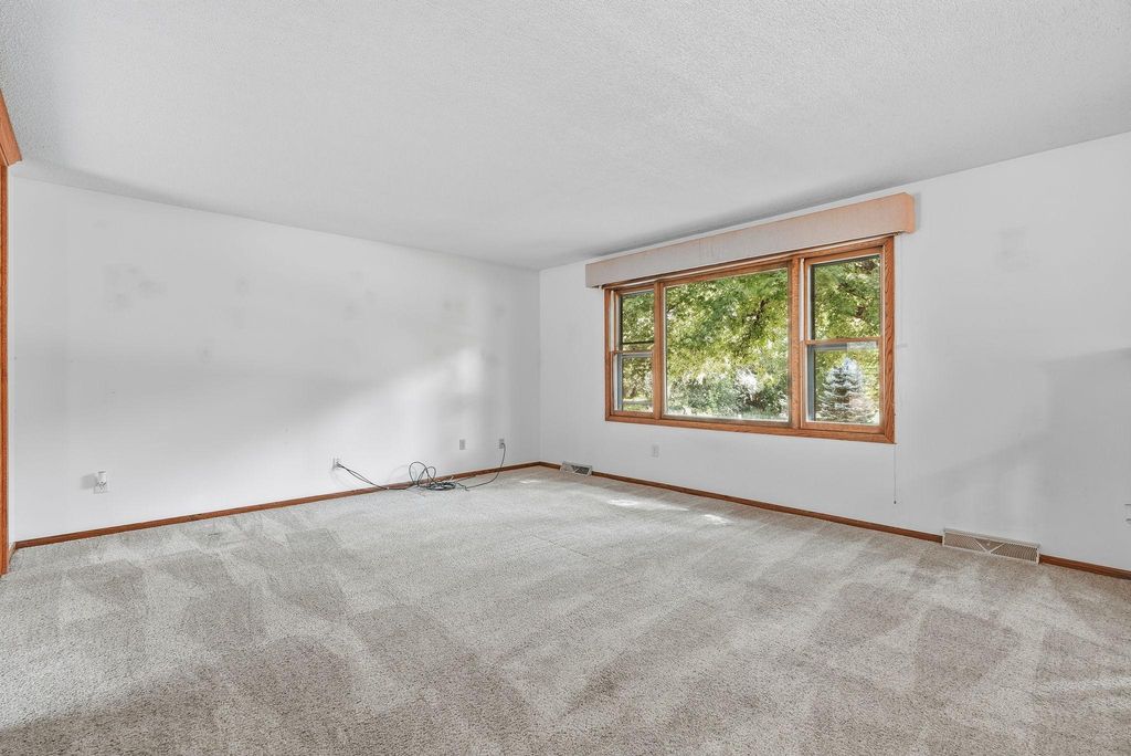 1939 168th Avenue NE, Ham Lake, MN 55304 — photo 5