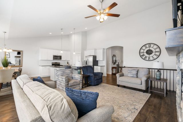 4868 N CANAAN PEAK DR, Eagle Mountain, UT 84005