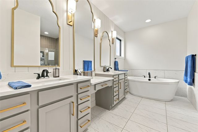4711 NW 13th Street, Ankeny, IA 50023