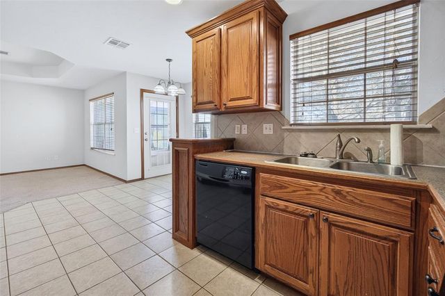 810 E Kc Court, Stillwater, OK 74075