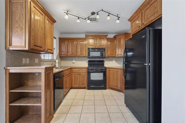 810 E Kc Court, Stillwater, OK 74075