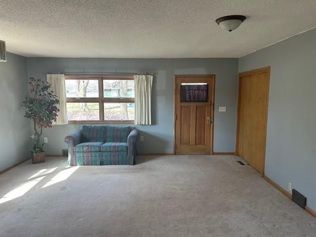 823 Columbus Avenue, Westbrook, MN 56183