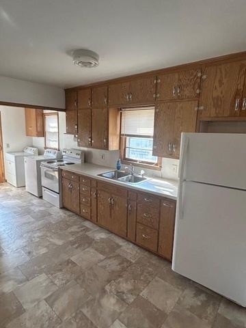 823 Columbus Avenue, Westbrook, MN 56183