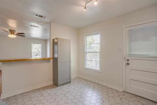 3645 E Washburn Avenue, Fort Worth, TX 76107