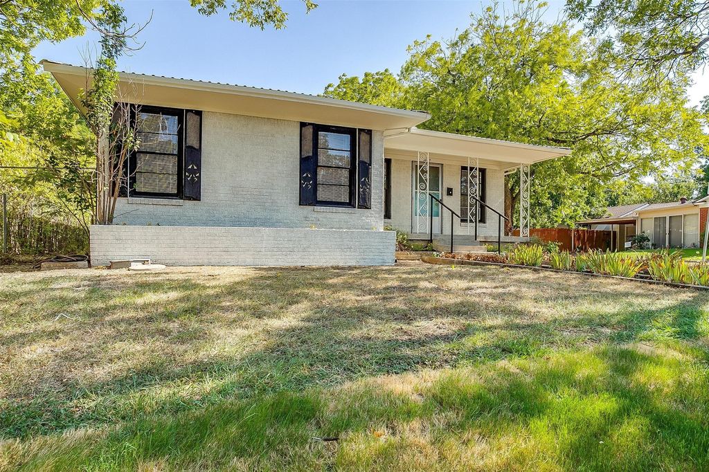 3645 E Washburn Avenue, Fort Worth, TX 76107