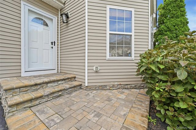 41 Sunflower Ridge Road, South Setauket, NY 11720