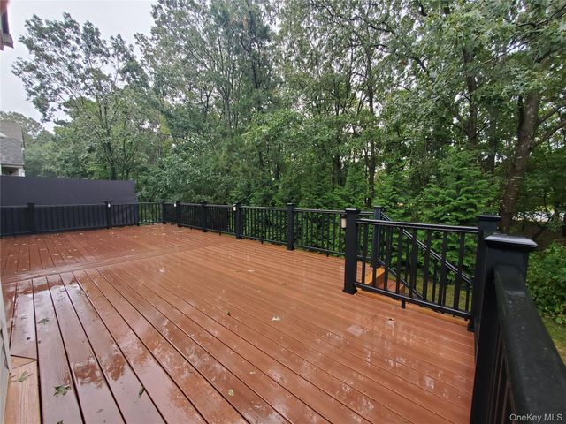 41 Sunflower Ridge Road, South Setauket, NY 11720