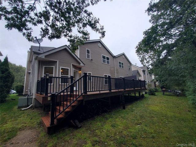 41 Sunflower Ridge Road, South Setauket, NY 11720
